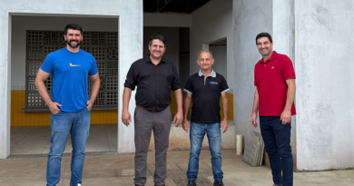 PREFEITO MARCELO SPAUTZ E VICE-PREFEITO DUDA VISITAM OBRA DA CRECHE NO BAIRRO NÚCLEO RIO DOCE